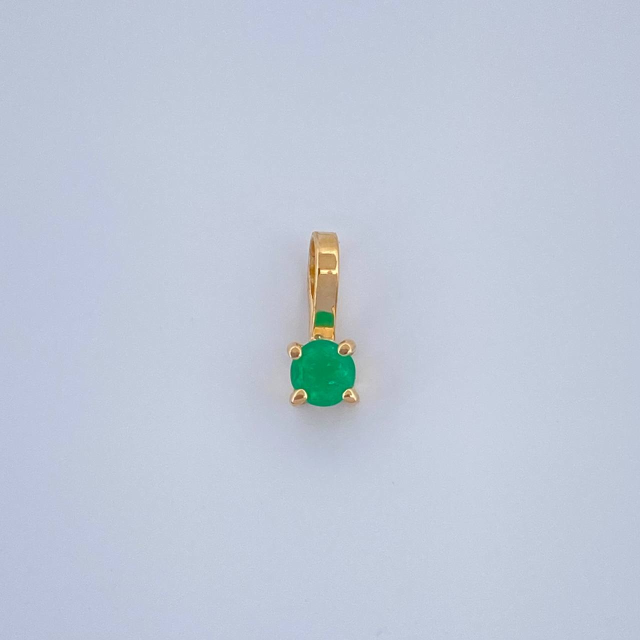 Dije Redondo Esmeralda 0.9pts 0.2gr / 1/4 in / Oro Amarillo 18K &