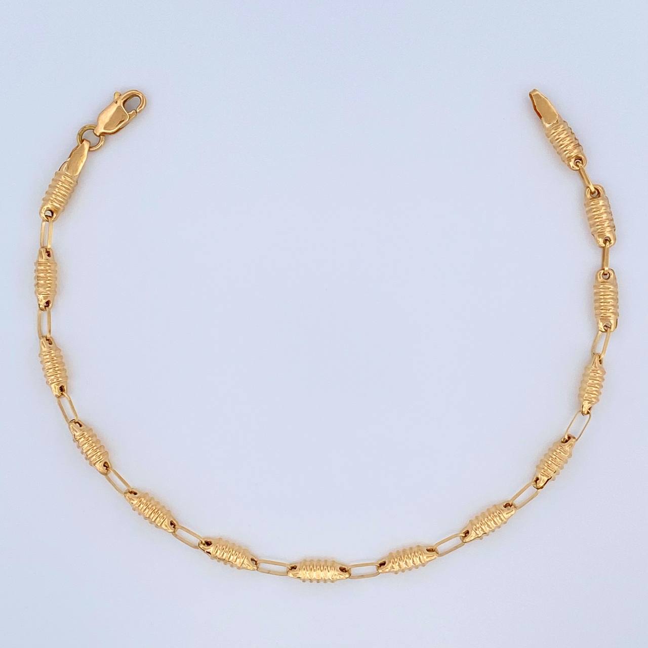 Pulso Rustico Barril Rayado 3.2gr / 8 1/4 in / 3.4mm Oro Amarillo 18K $
