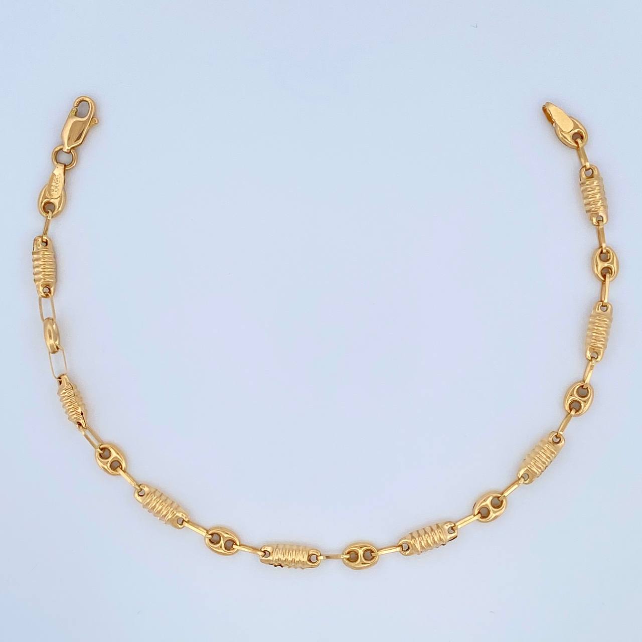 Pulso Rustico GC 3.25gr / 8 1/4 in / 4mm Oro Amarillo 18K $