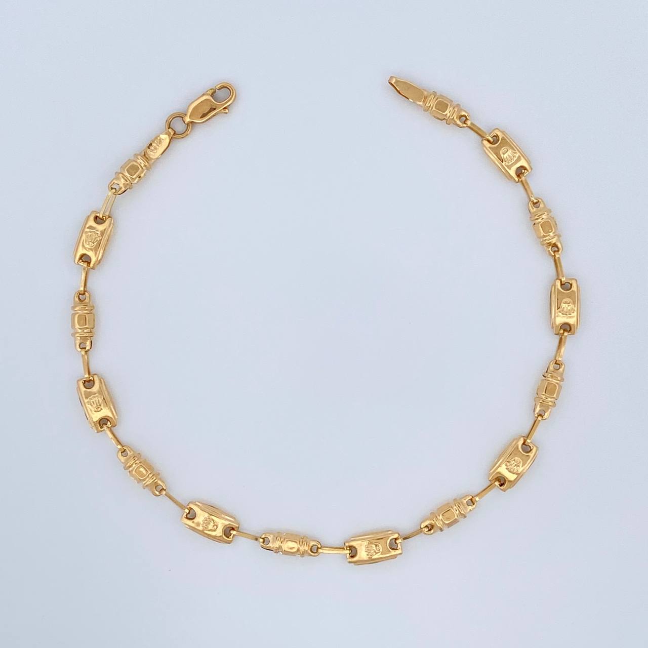 Pulso Rustico Corona 3.3gr / 8 1/2 in / 4mm Oro Amarillo 18K %