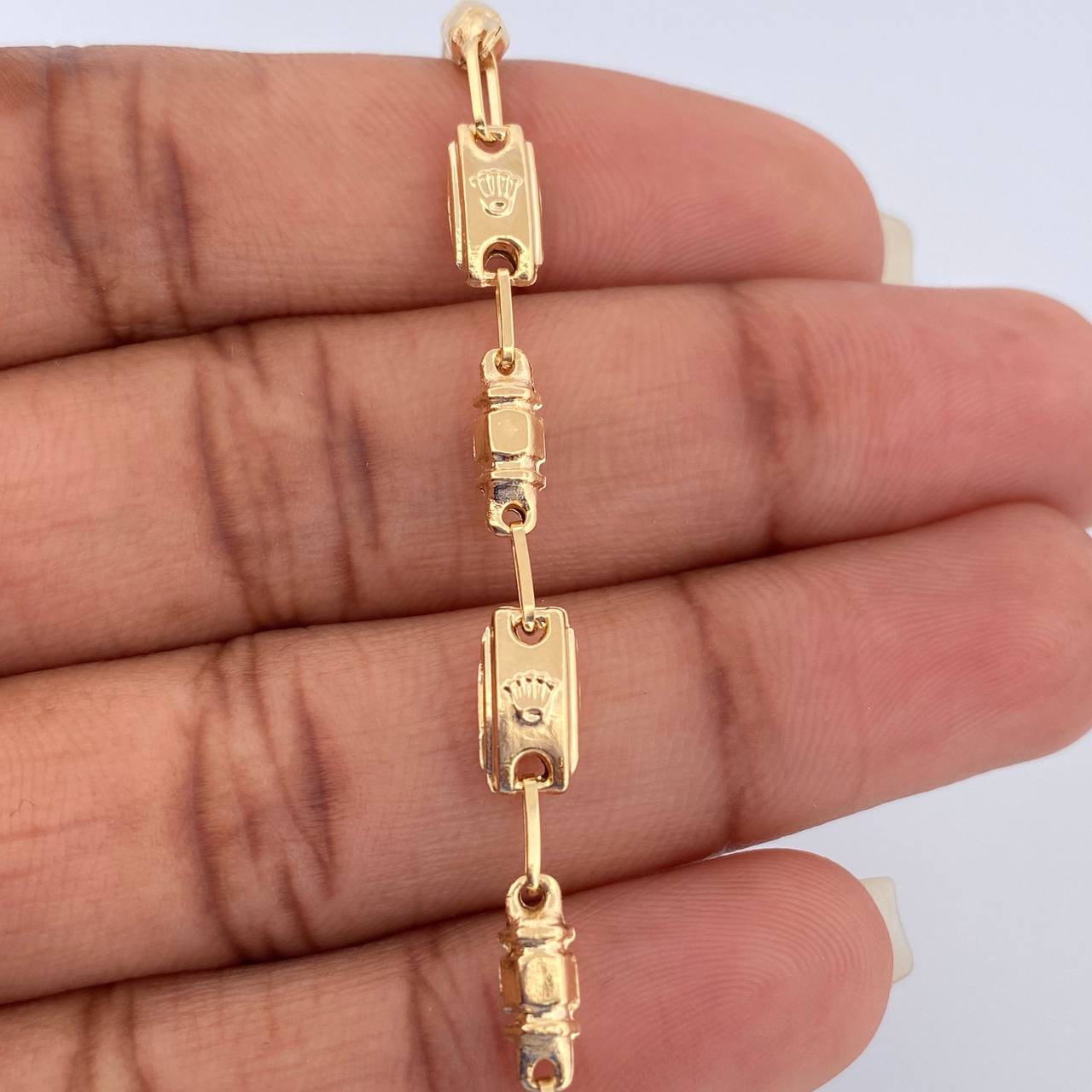 Pulso Rustico Corona 3.3gr / 8 1/2 in / 4mm Oro Amarillo 18K %