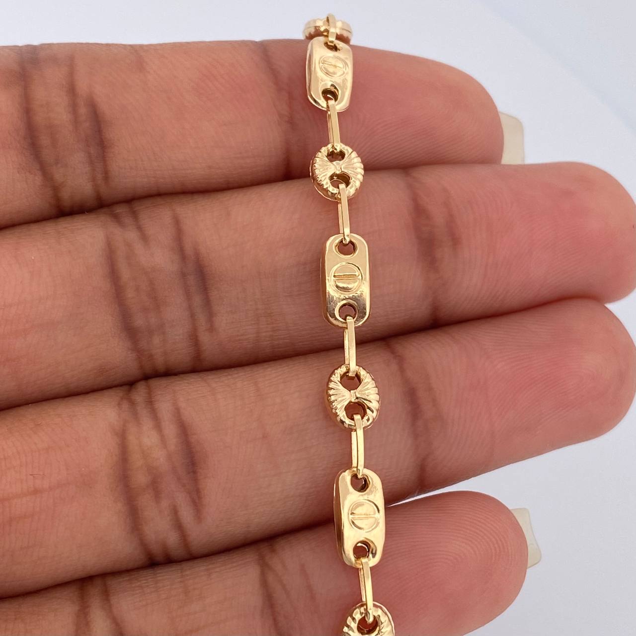 Pulso GC Tornillo 3.65gr / 8 1/4 in / 4mm Oro Amarillo 18K %