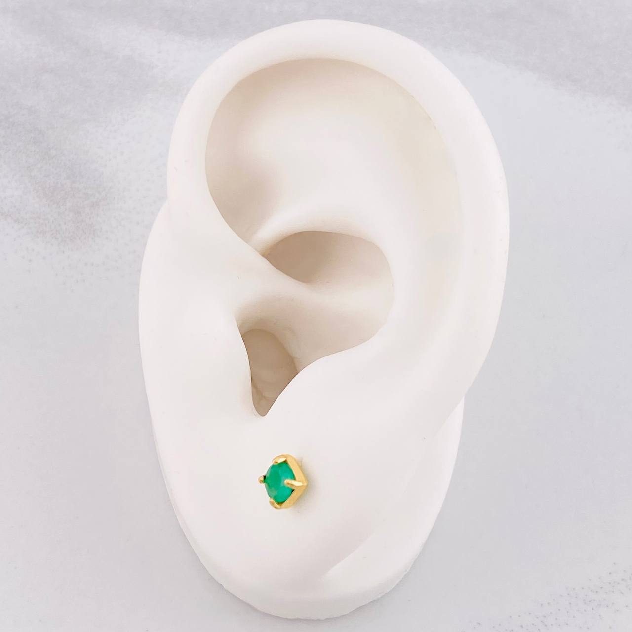 Topos Cuatro Garras Esmeralda 40pts 0.65g / in / 4.2mm Oro Amarillo 18K