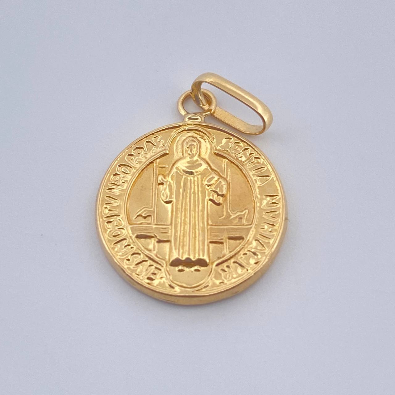 Dije San Benito 0.9gr / 3/4 in / Oro Amarillo 18K $