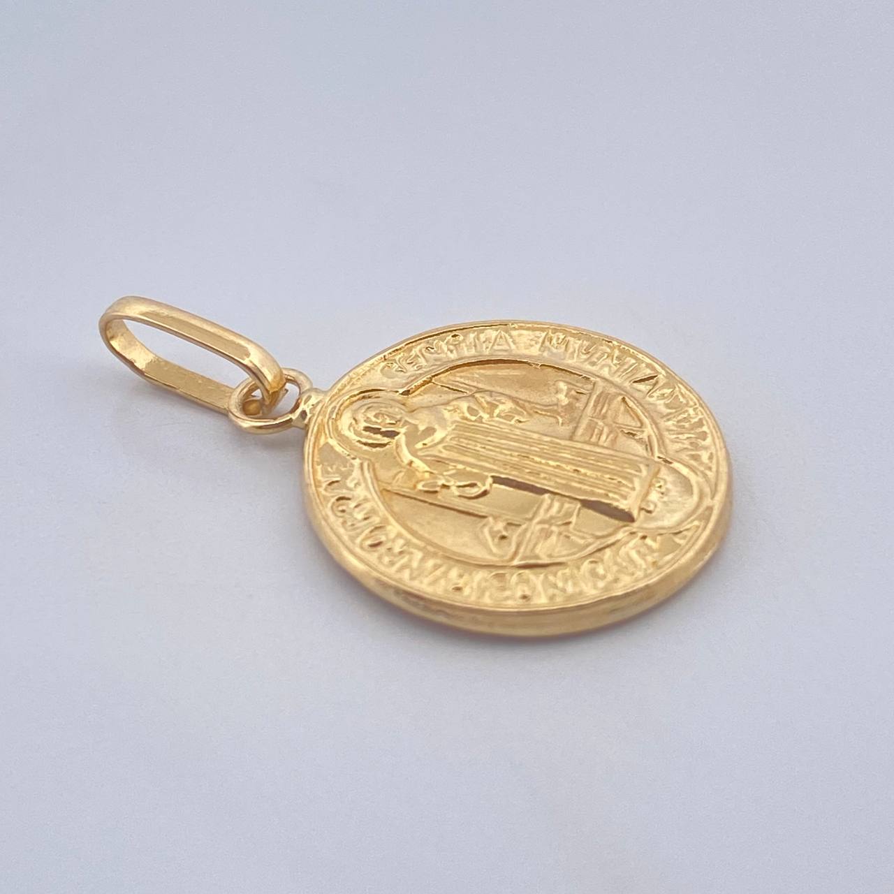 Dije San Benito 0.9gr / 3/4 in / Oro Amarillo 18K $