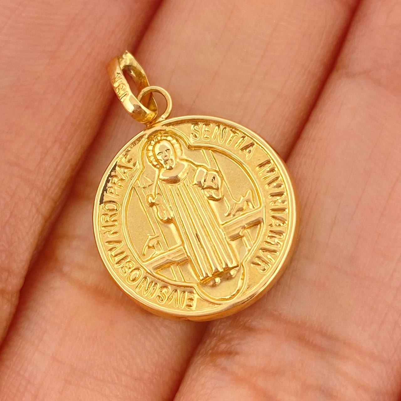 Dije San Benito 1.5gr / 3/4 in / Oro Amarillo 18K $