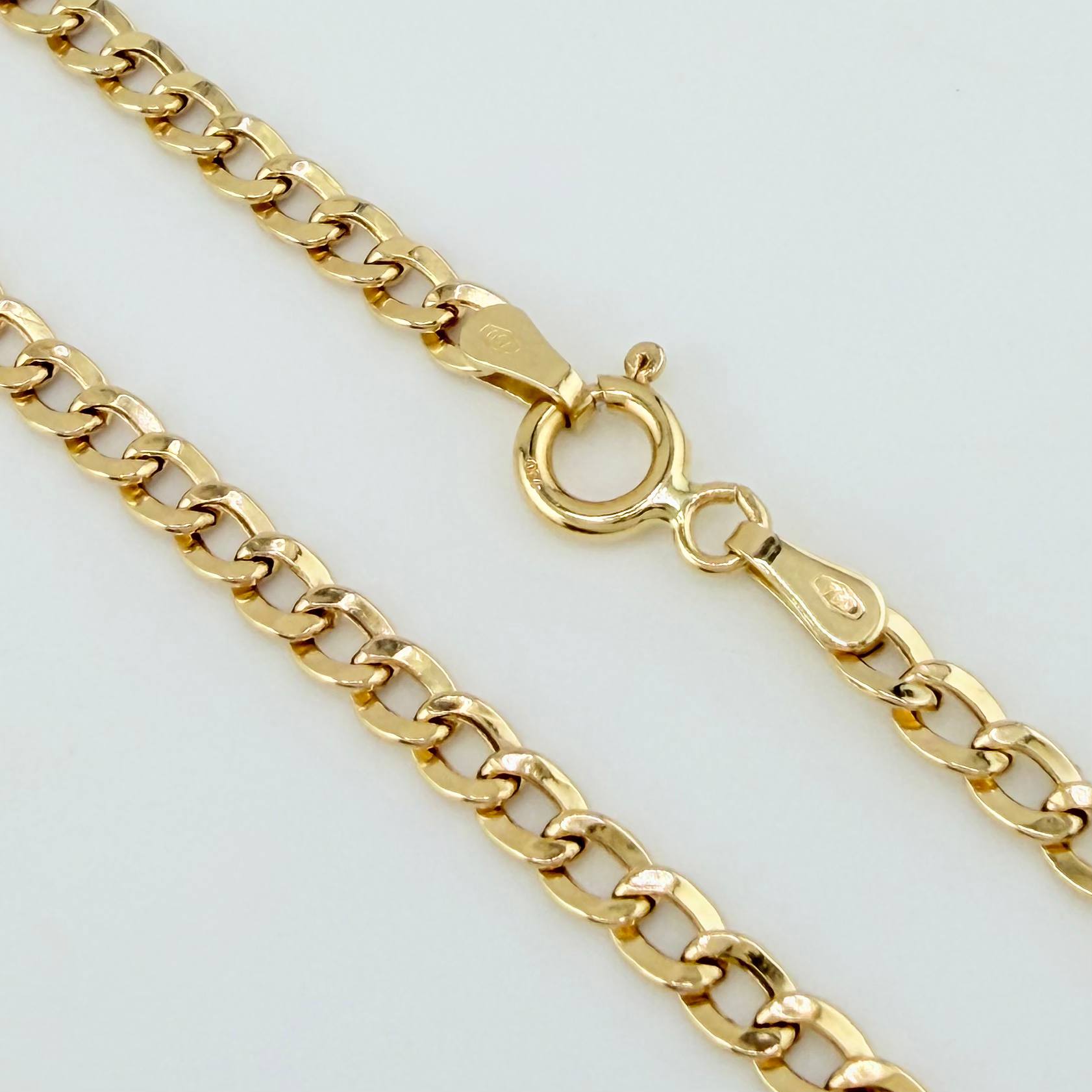 Cadena Cubana 6.3gr / 23 1/2 in / 3.3mm Oro Amarillo +1 18K *