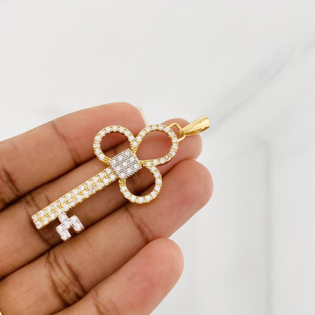 Pendant Key 6g / 2 1/4 in Two-Tone Yellow White 18K Gold
