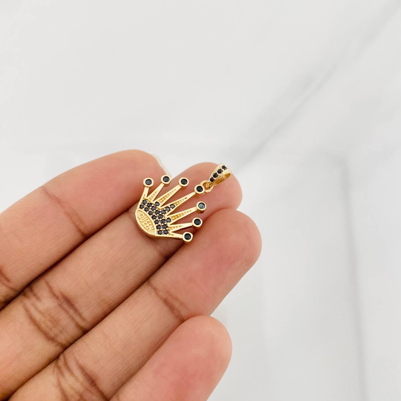 Dije Corona 2.25g / 3/4 in Oro Amarillo 18K