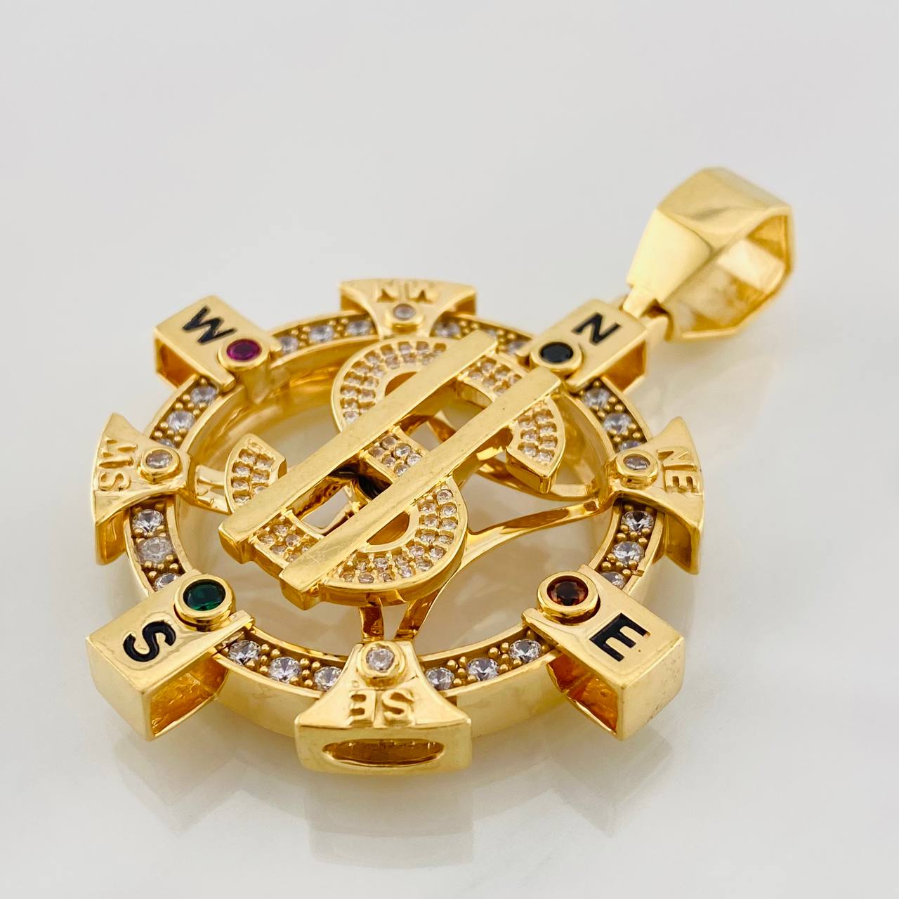 Dije Brujula 32.05g / 2 1/4 in Oro Amarillo 18K