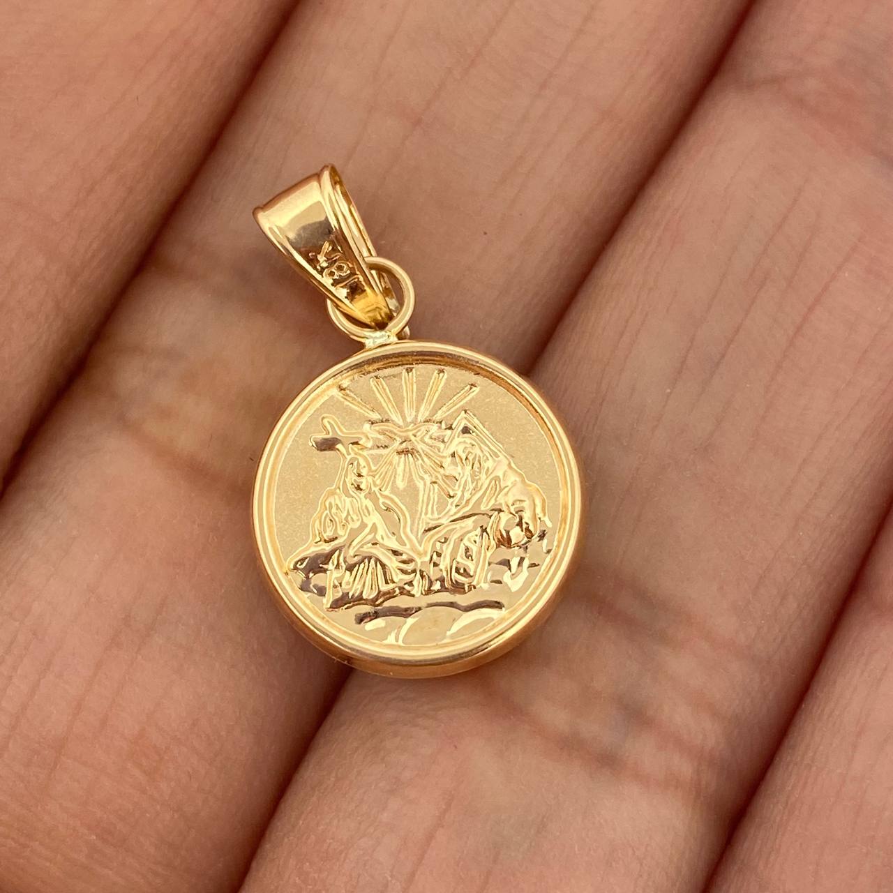 Dije Santísima Trinidad 0.85gr / 3/4 in / Oro Amarillo 18K $