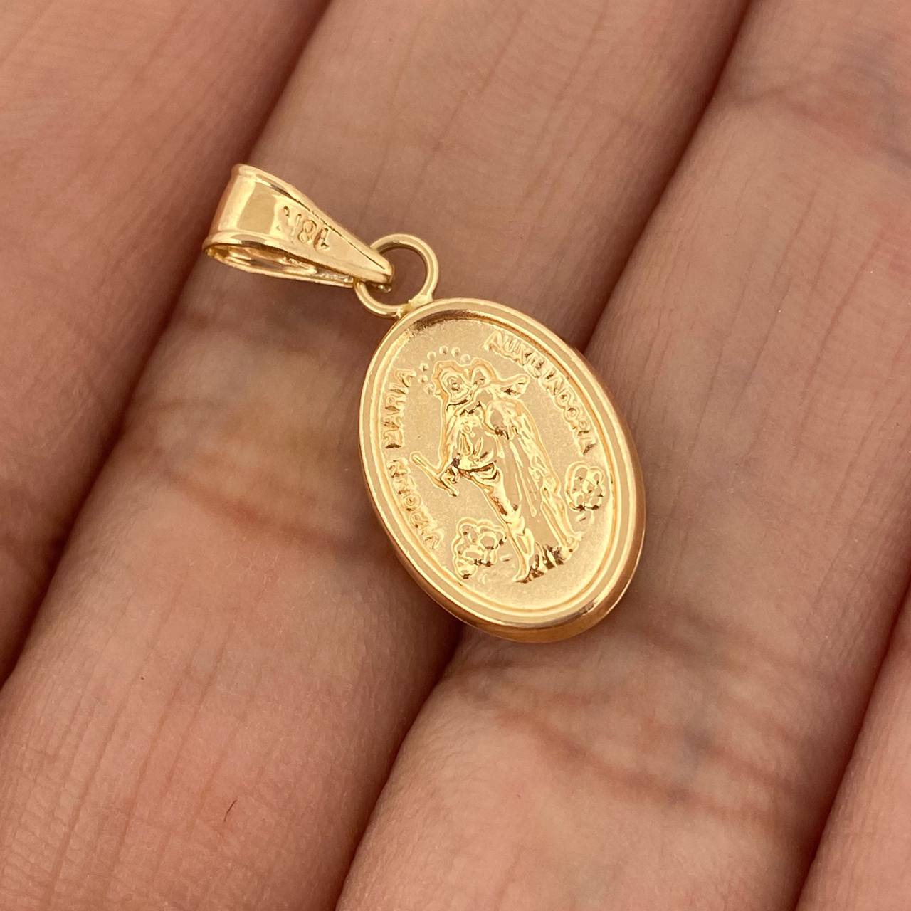 Dije Virgen María Auxiliadora  0.7gr / 3/4 in / Oro Amarillo 18K $