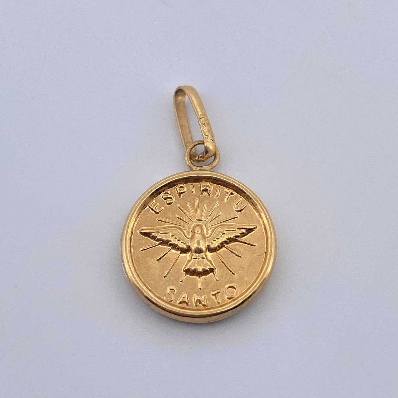 Dije Espiritu Santo 0.9gr / 3/4 in / Oro Amarillo 18K $