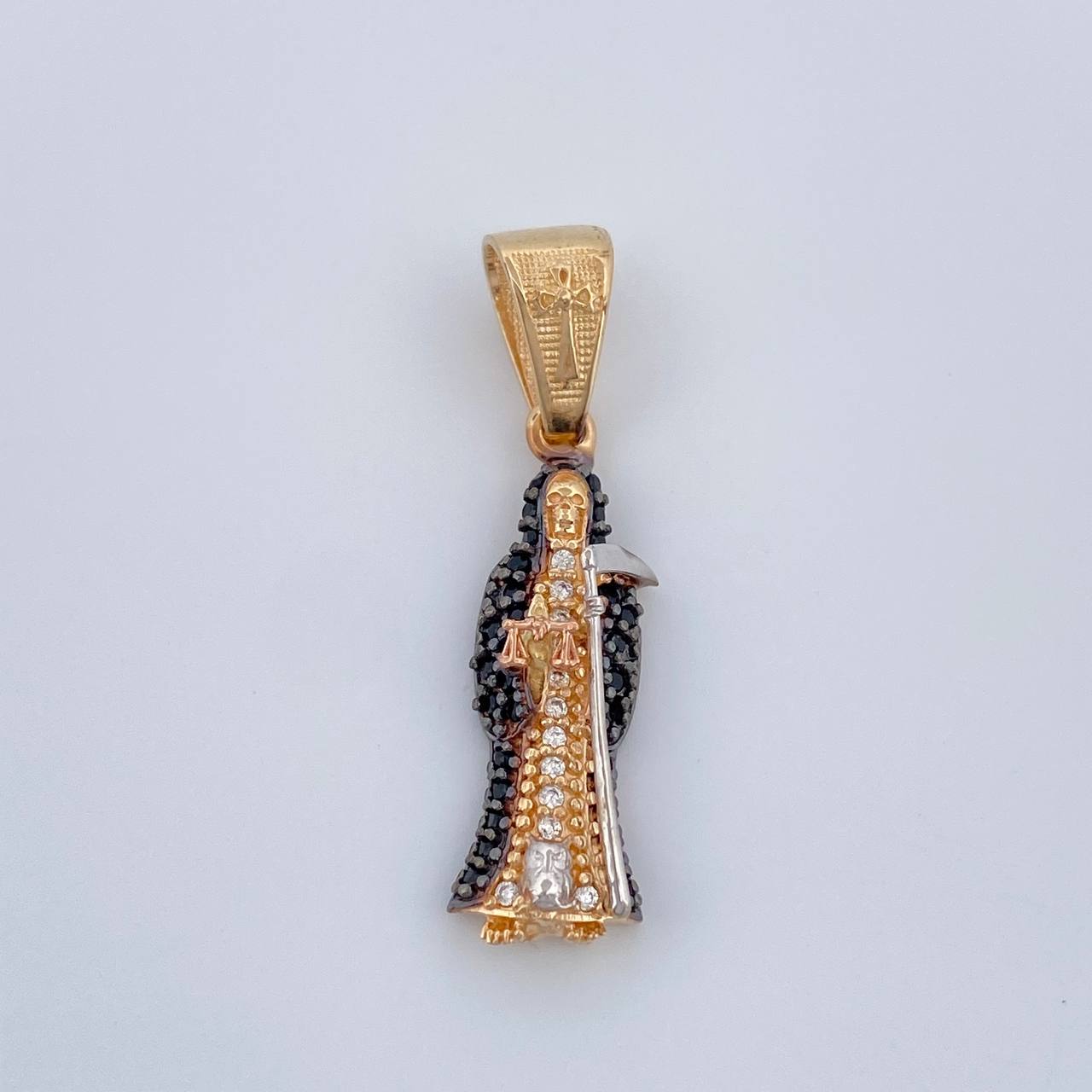 Dije Santa Muerte 2.6gr / 1 1/4 in / Tres Oros 18K $