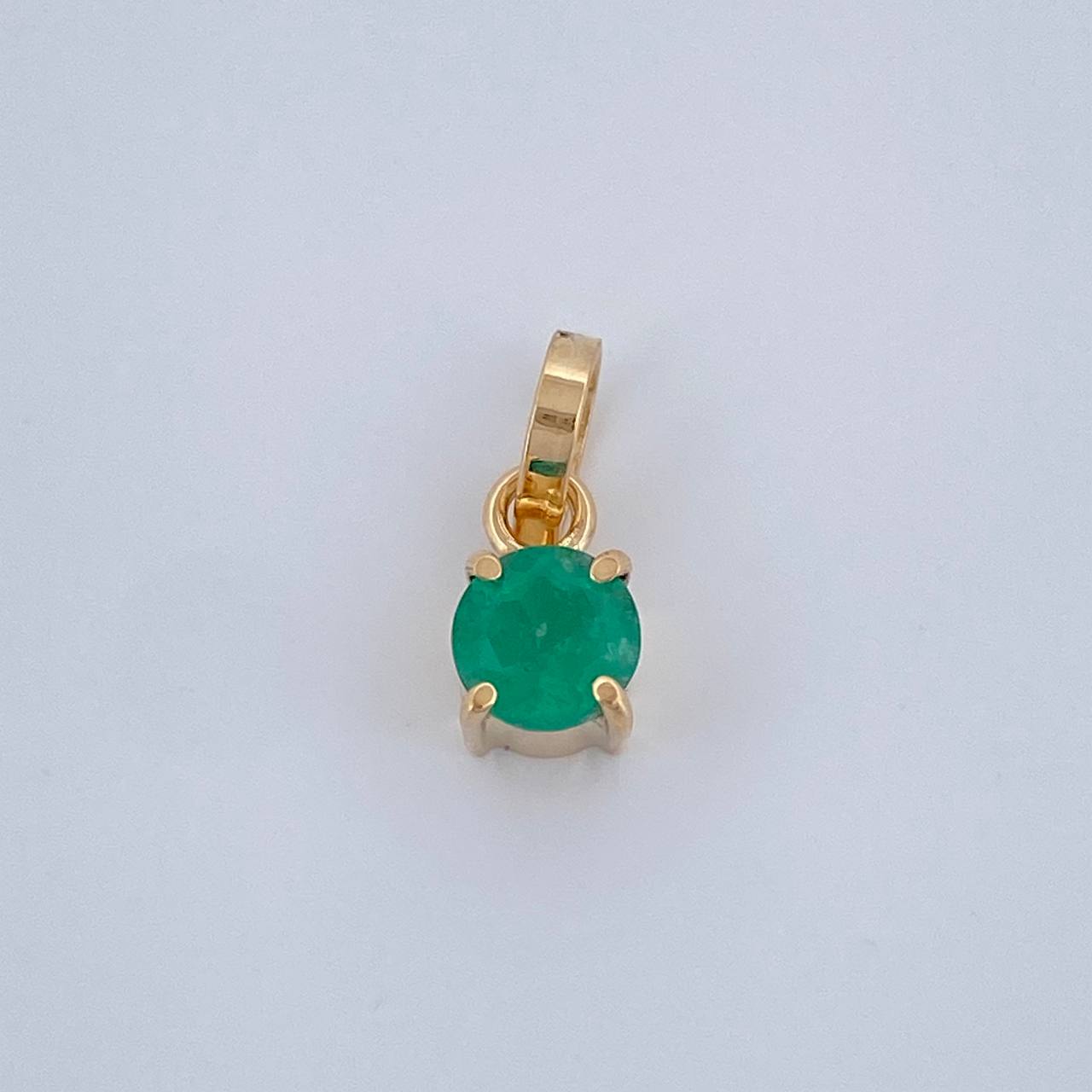 Dije Redondo Esmeralda 31pts 0.45gr / 1/2 in / Oro Amarillo 18K &
