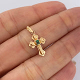 Dije Cruz Plana Esmeralda 0.6pts 0.75gr / 3/4 in / Oro Amarillo 18K &