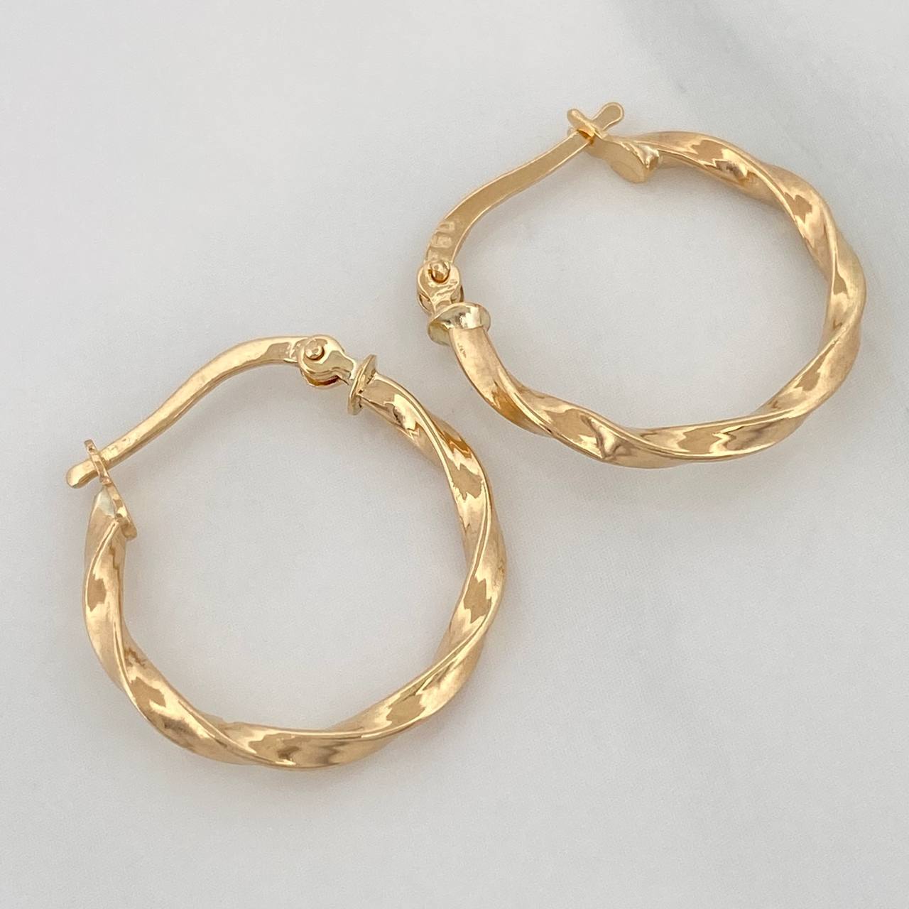 Hoop Earrings Kari 1.4 g / 3/4 in Yellow Gold 18K