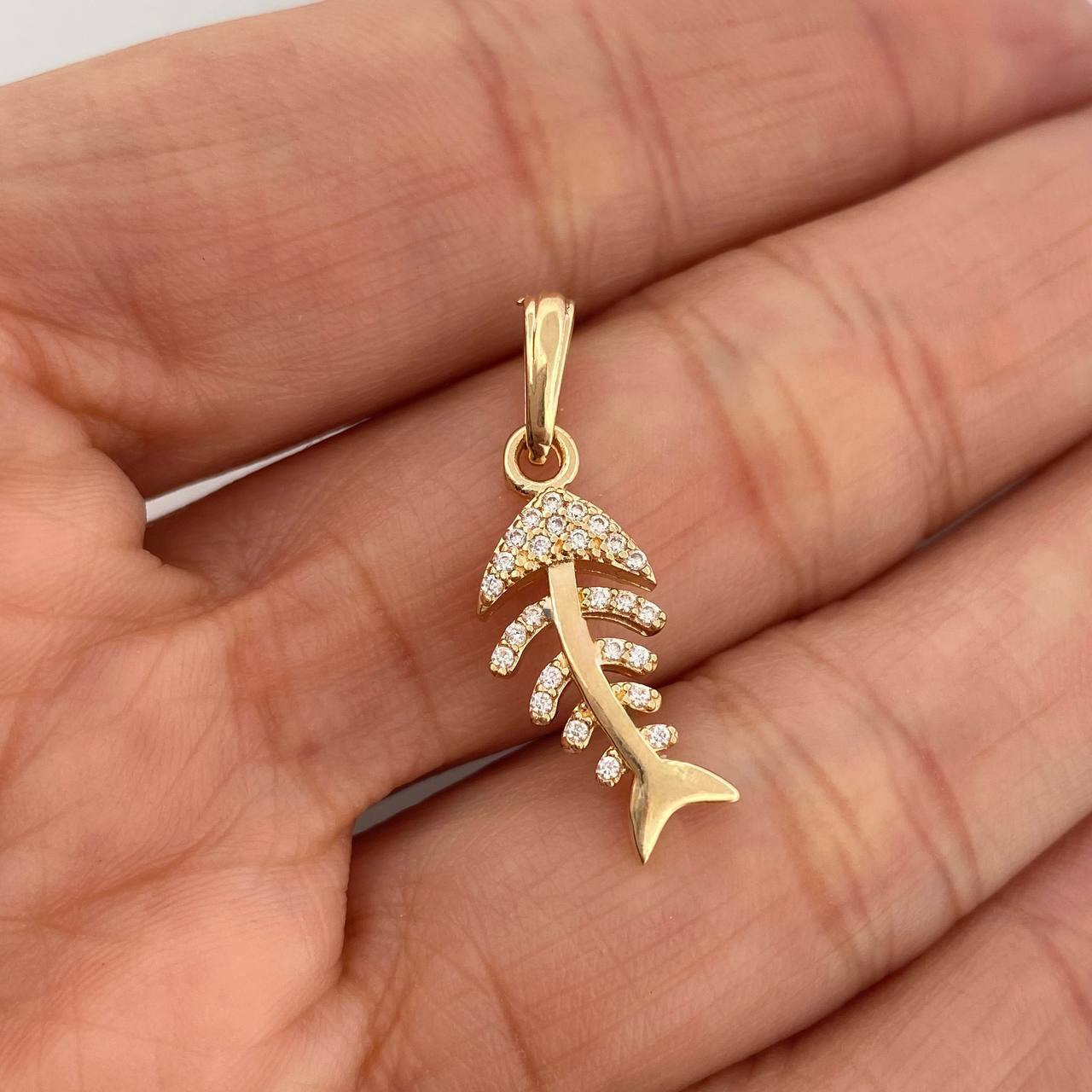 Skeleton Fish Pendant 2 g / 1 in 18K Yellow Gold