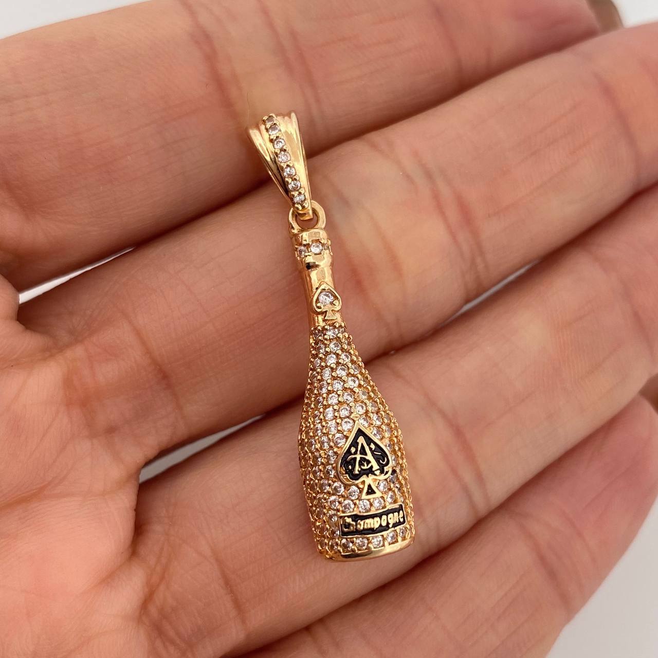Pendant Champagne Bottle 4.3 g / 1 1/2 in 18K Yellow Gold