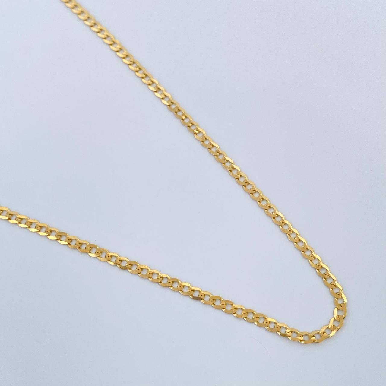 Cadena Cubana 2.85gr / 23 3/4 in / 2.35mm Oro Amarillo +1 18K $