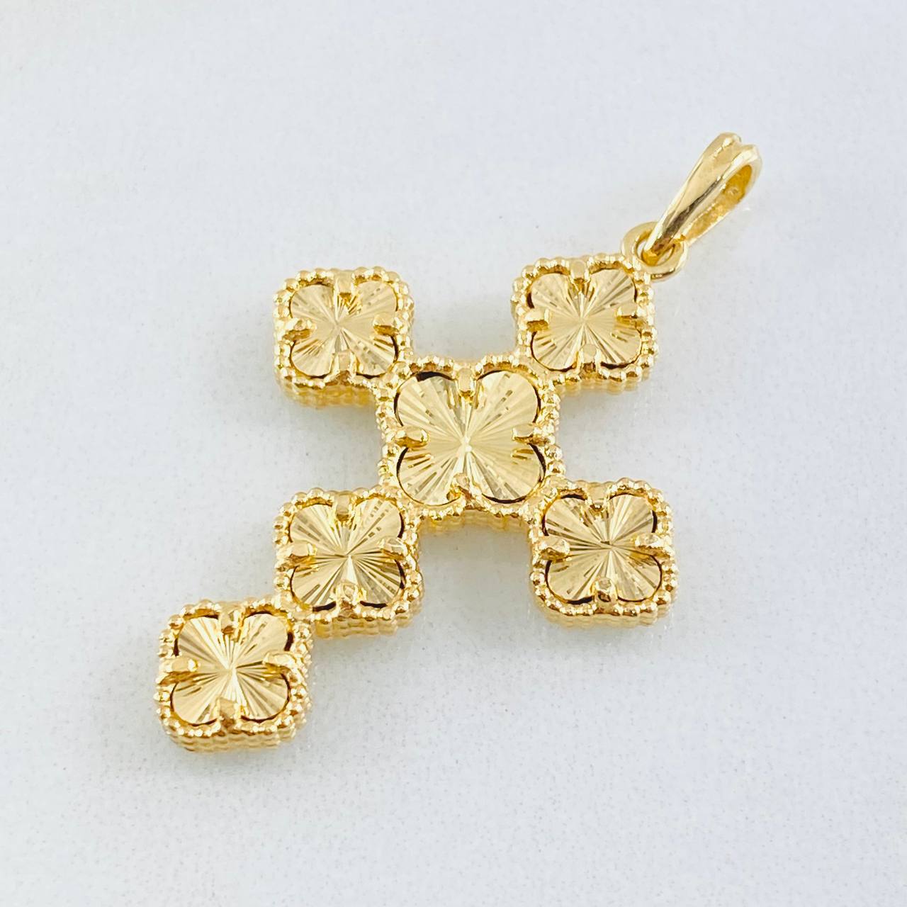 Dije Cruz Trebol Diamantado 5.1gr / 1 1/2 in / Oro Amarillo Nac.Esp. 18K ©