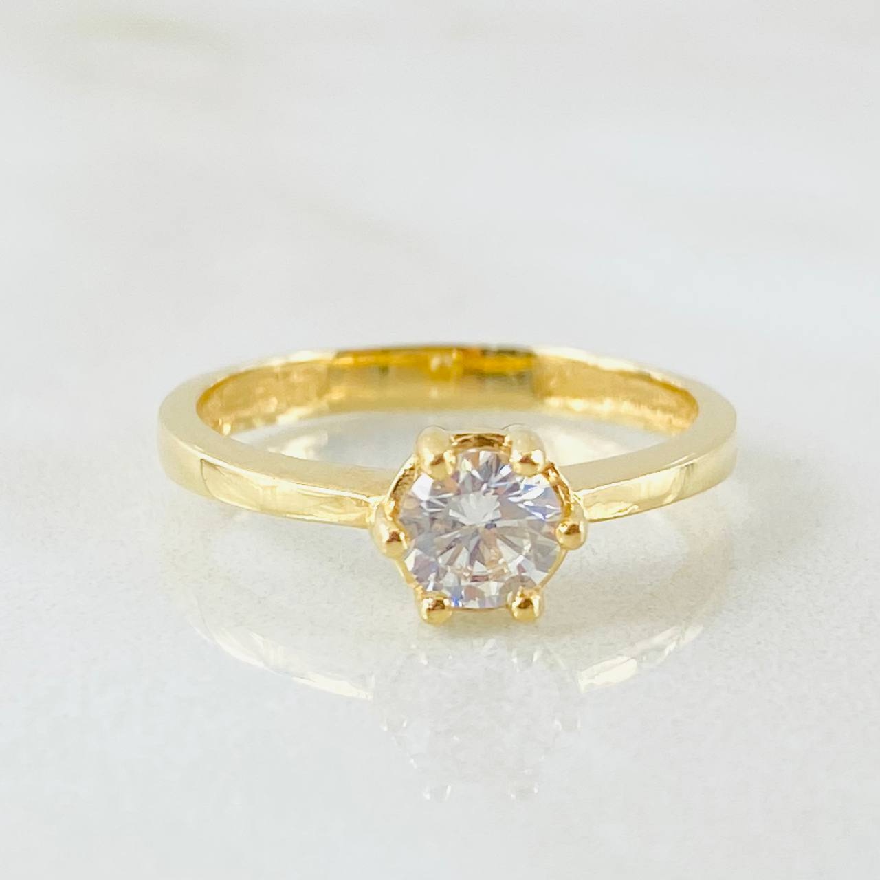 Anillo Solitario Amplio 2.7gr / T6 1/2 / Oro Amarillo 18K ©
