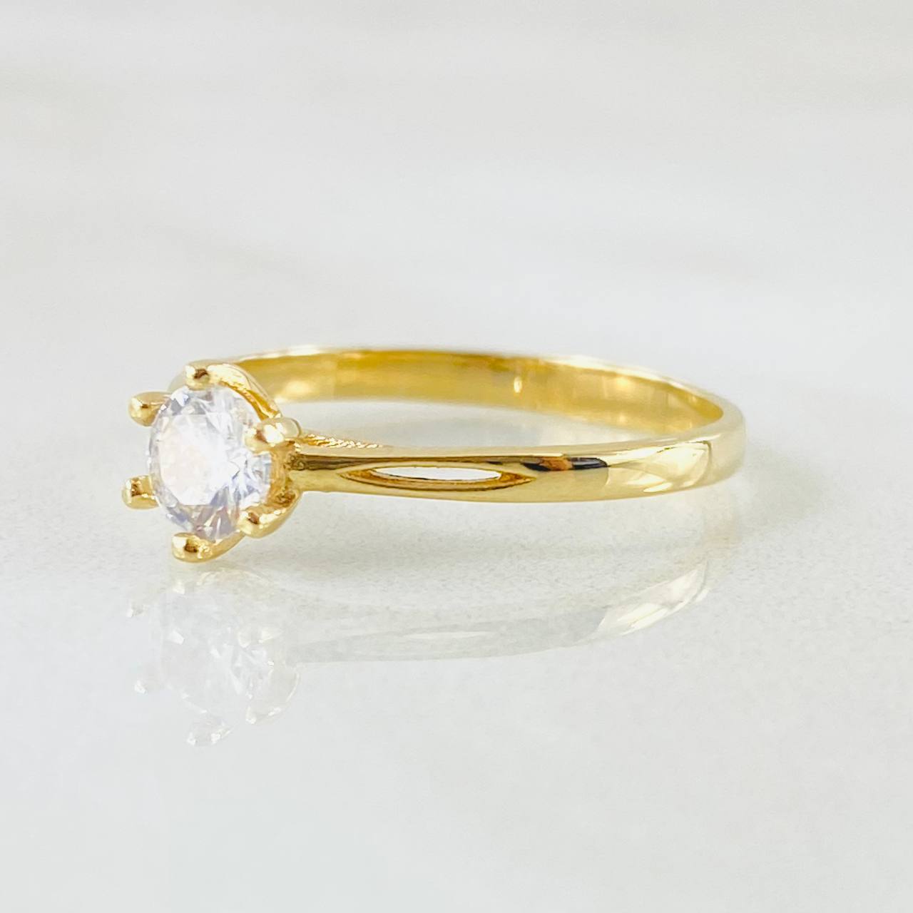 Anillo Solitario Cetro 1.5gr / T5 3/4 / Oro Amarillo 18K ©