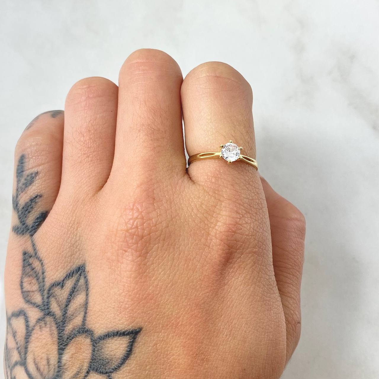 Anillo Solitario Cetro 1.5gr / T5 3/4 / Oro Amarillo 18K ©