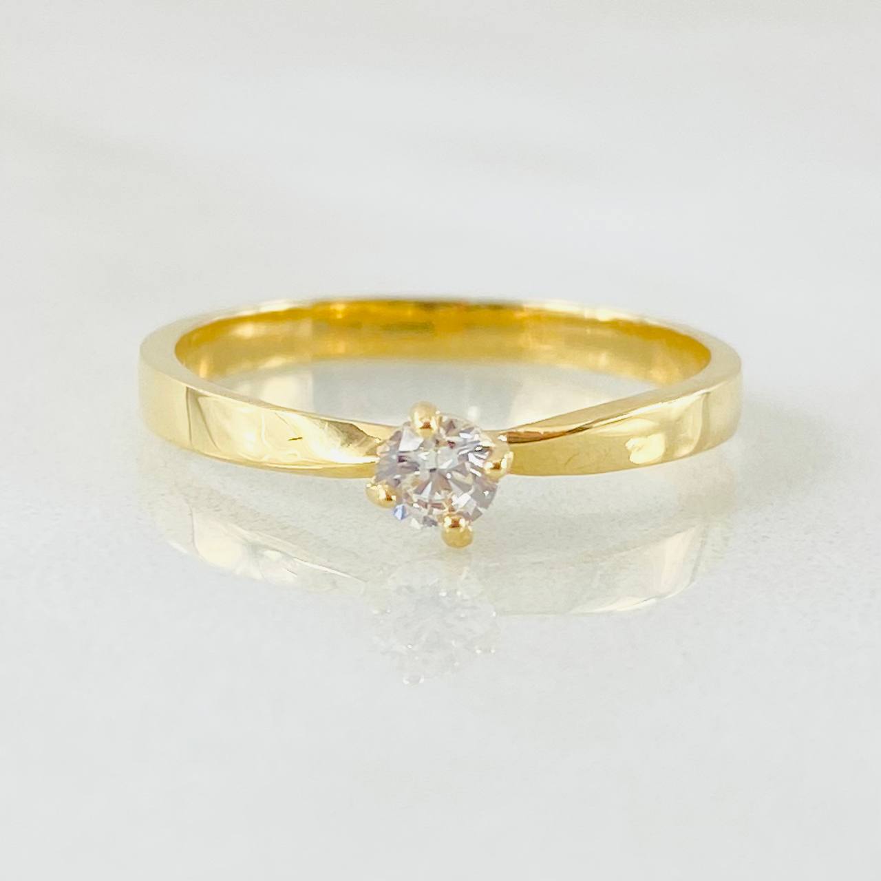 Anillo Solitario Liso 2.05gr / T6 3/4 / Oro Amarillo 18K ©