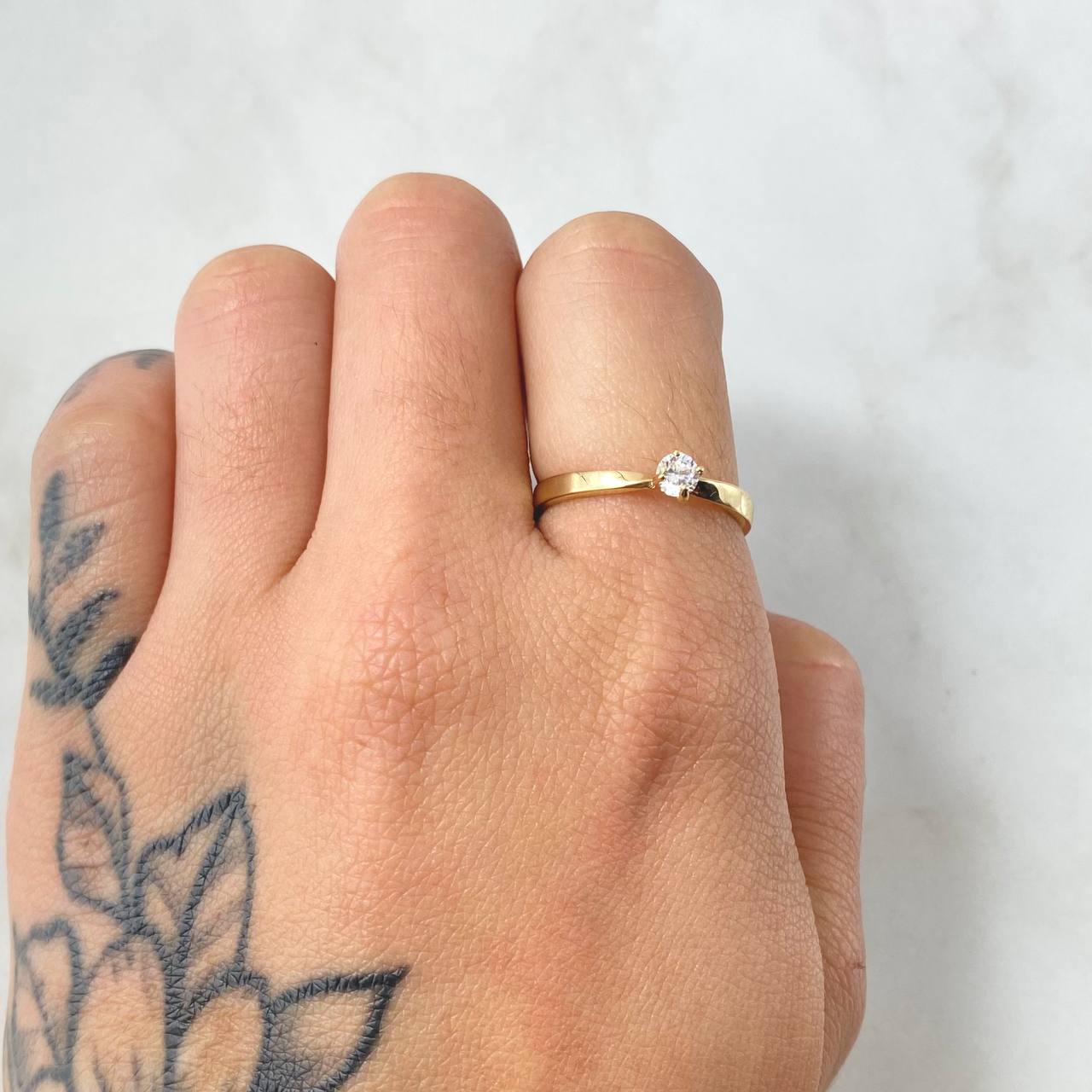 Anillo Solitario Liso 2.05gr / T6 3/4 / Oro Amarillo 18K ©