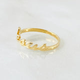 Anillo Jesús 1.3gr / T6 1/4 / Oro Amarillo 18K ©