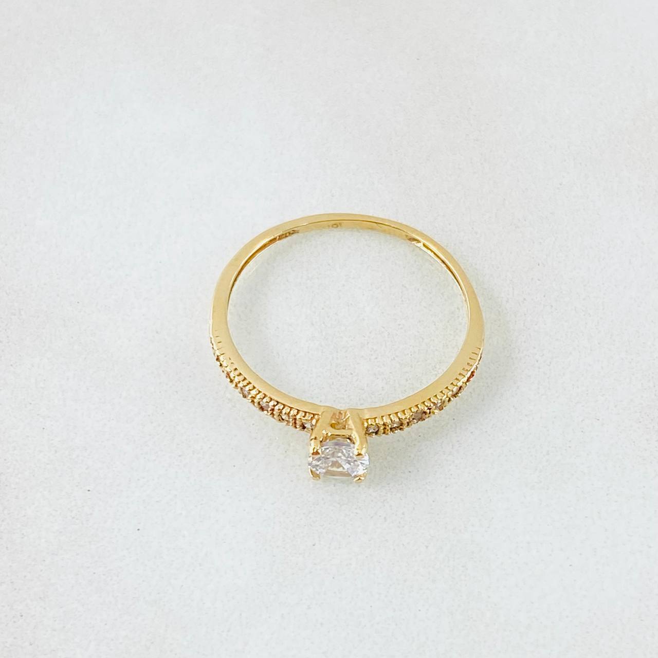Dense Solitaire Ring 1.3gr / Size 6 / 18K Gold