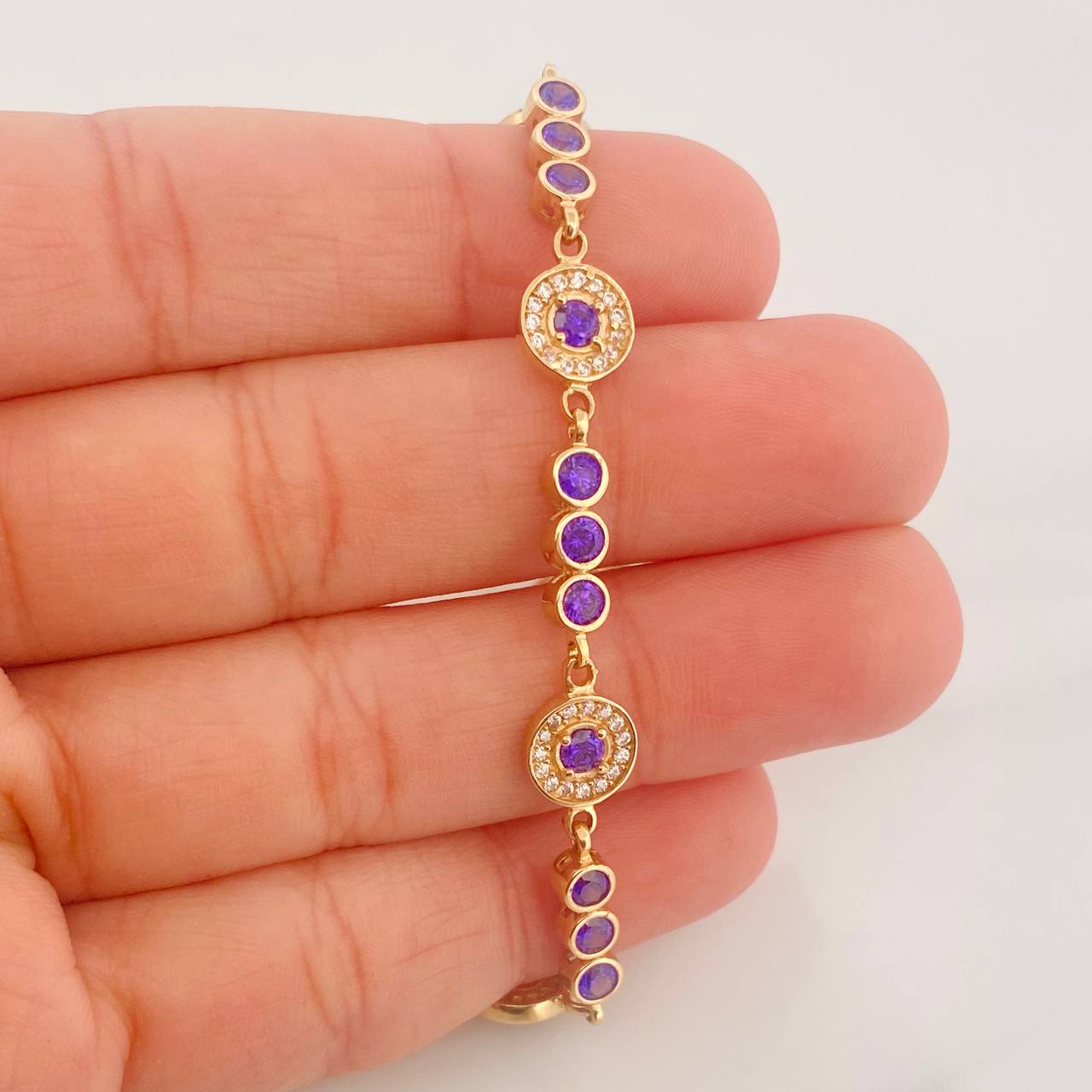 Tennis Bracelet Halo Circle 10.6 g / 7 1/2 in / 7.96 mm 18K Yellow Gold