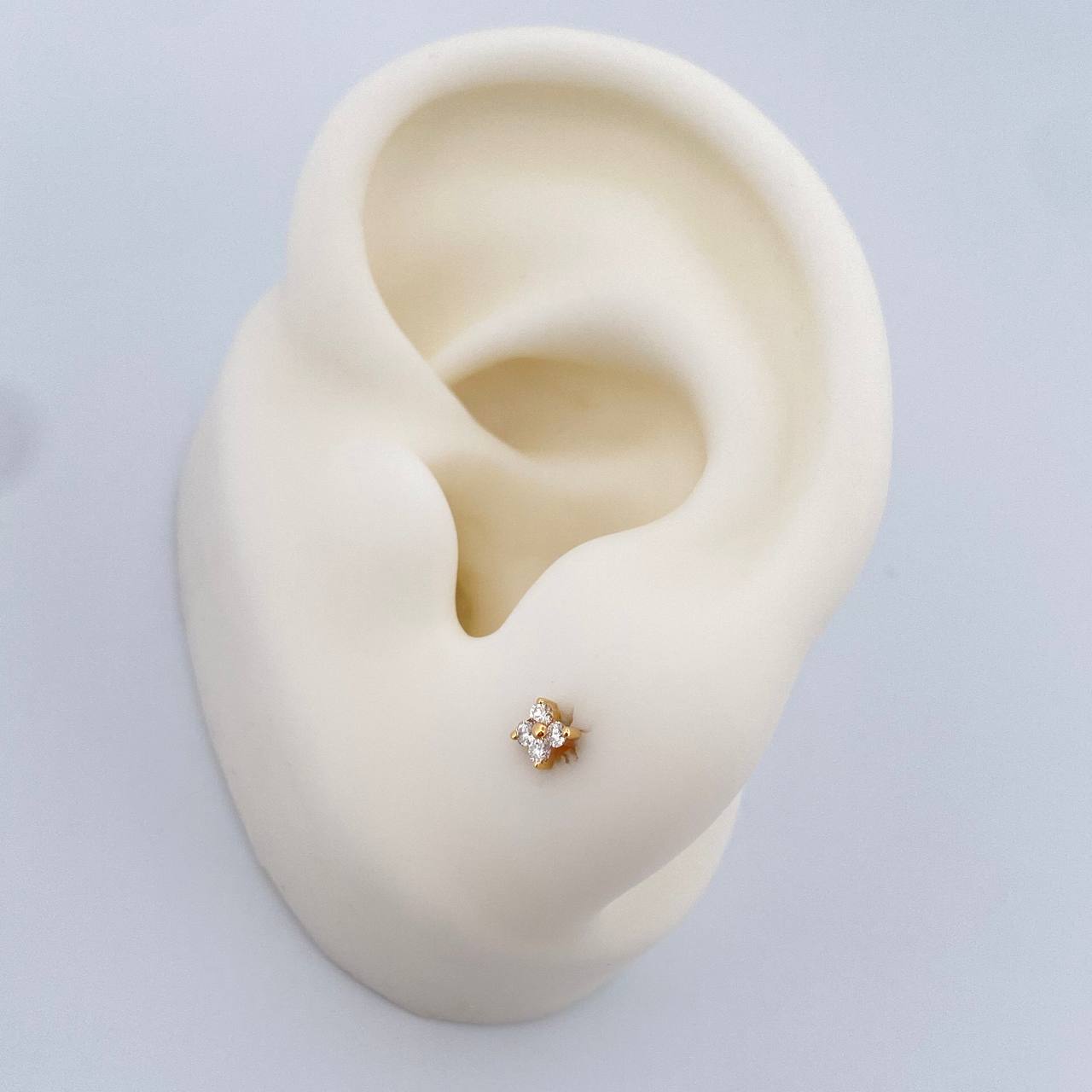 Stud Earrings Flower Diamond 0.65gr / 18K Yellow Gold &