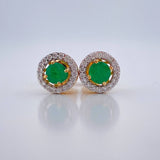 Stud Earrings Halo Circle Emerald 1.9gr / 18K Gold