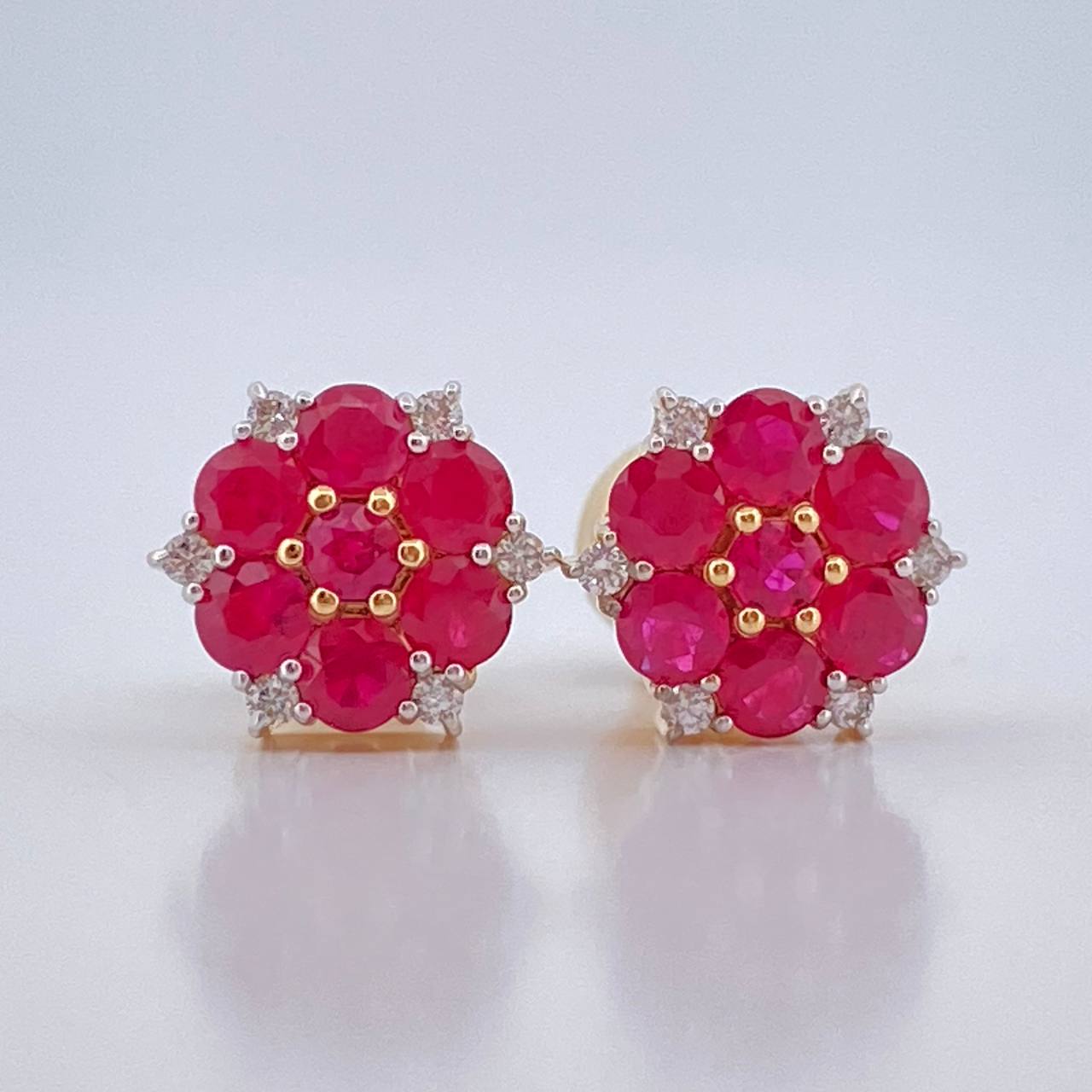 Stud Earrings Flower Rubies 2.2gr / Yellow Gold 18K &