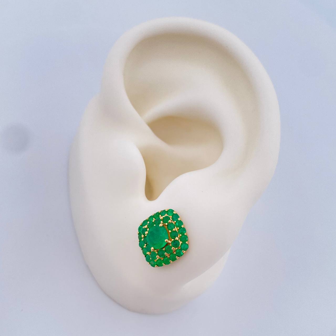 Topos Halo Cuadrado Esmeralda 2.85gr / Oro Amarillo 18K &