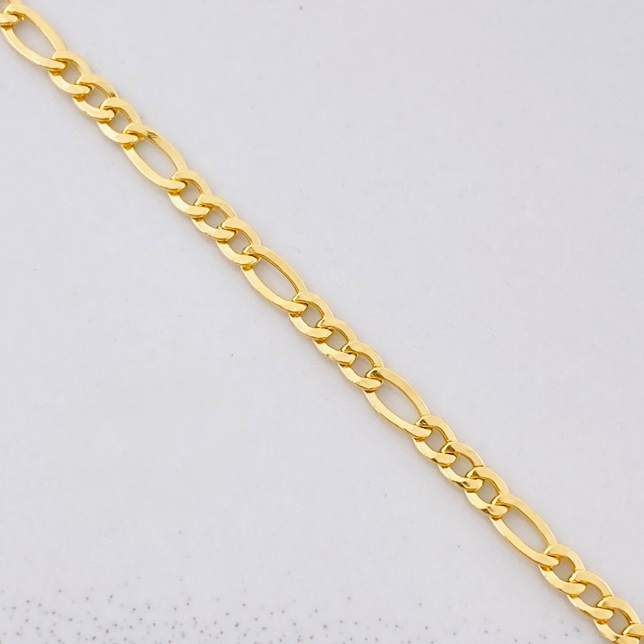 Figaro Chain 2.75g / 18 in / 2.5mm Yellow Gold 18K