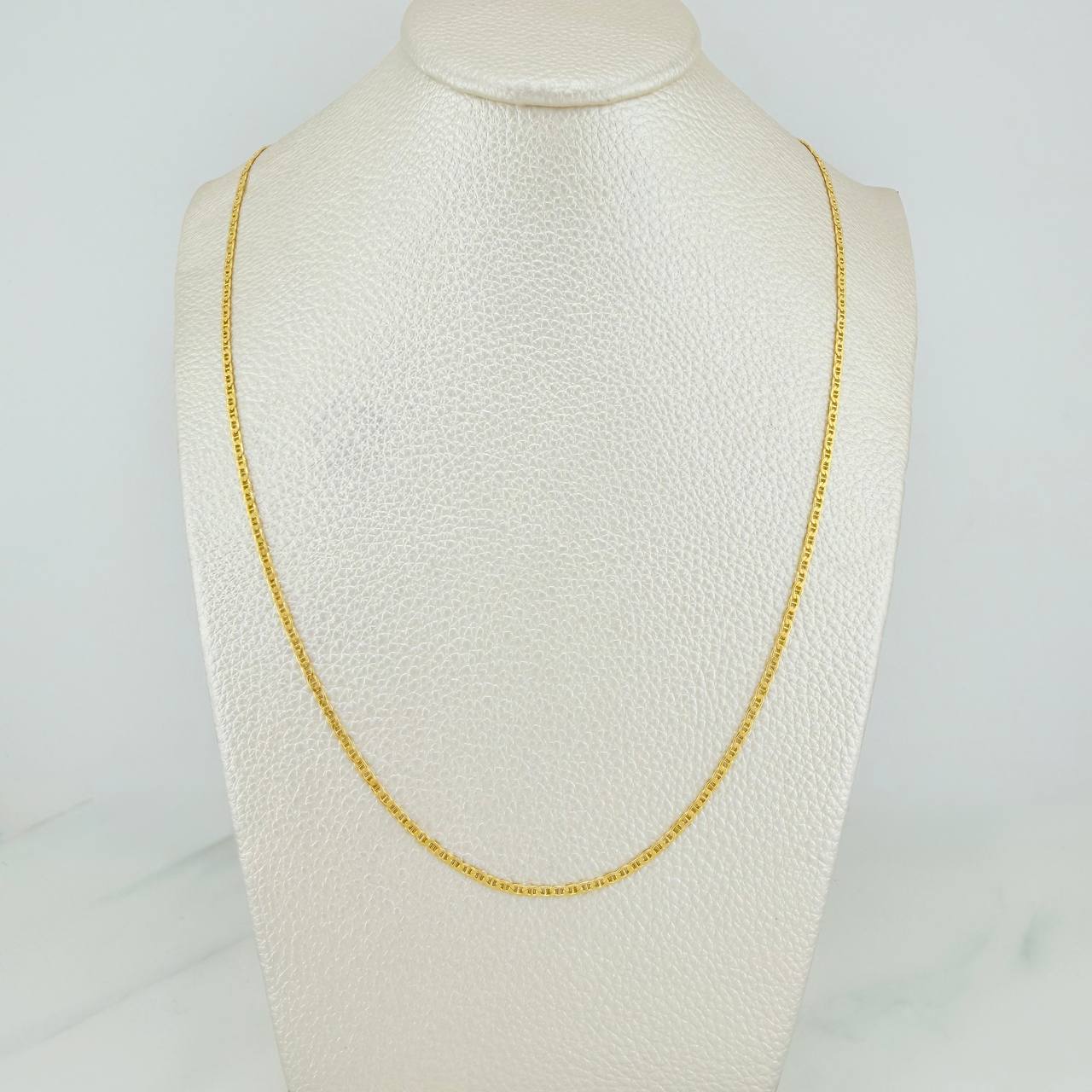 Flat Mariner Chain 2.3 g / 23 3/4 in / 1.88 mm 18K Yellow Gold