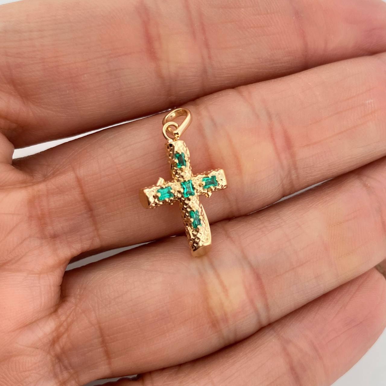 Dije Cruz Tronco Esmeraldas 14Pts 1.3 g / 1 in Oro Amarillo 18K