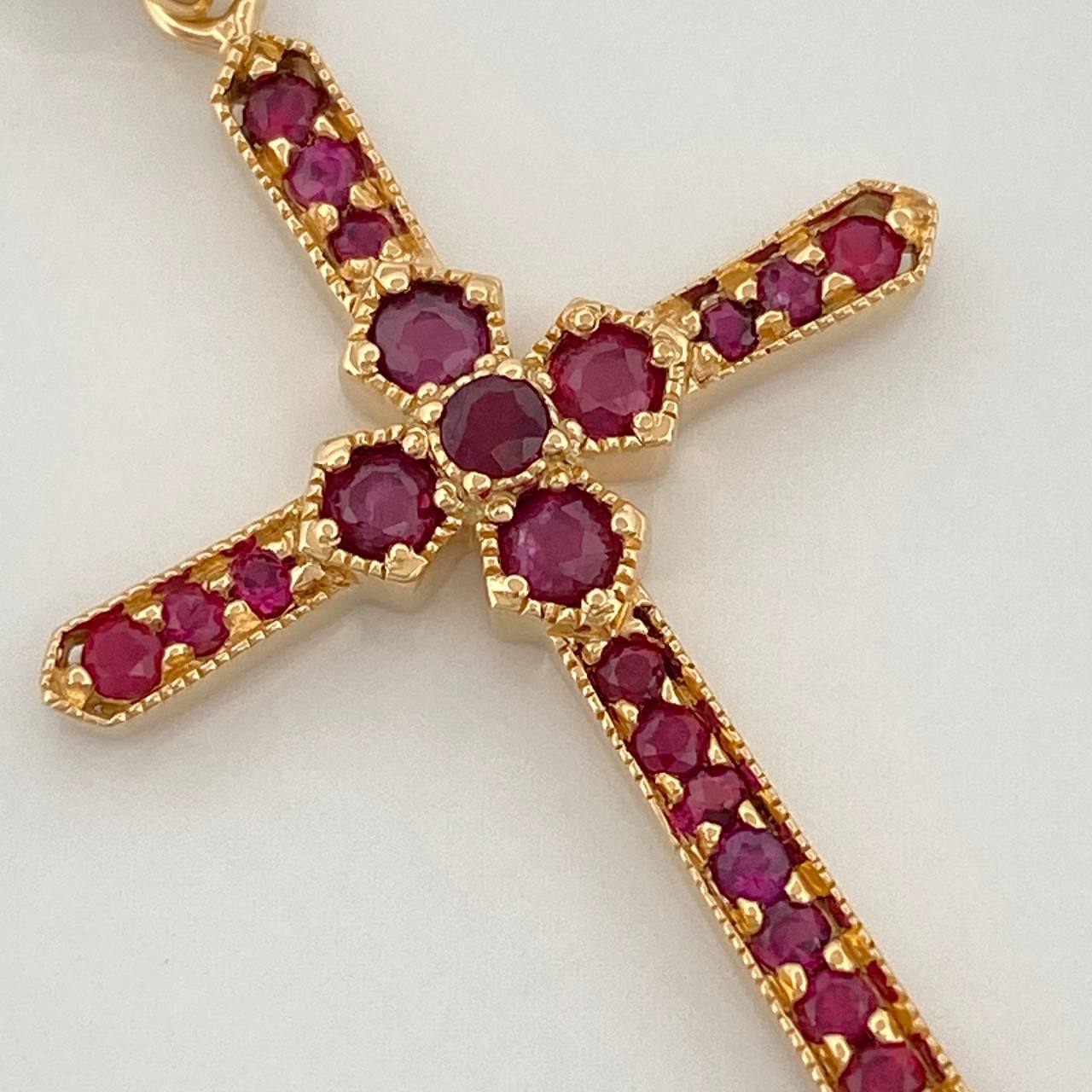 Pendant Cross Rubies 74Pts 2.3 g / 1 1/2 in Yellow Gold 18K