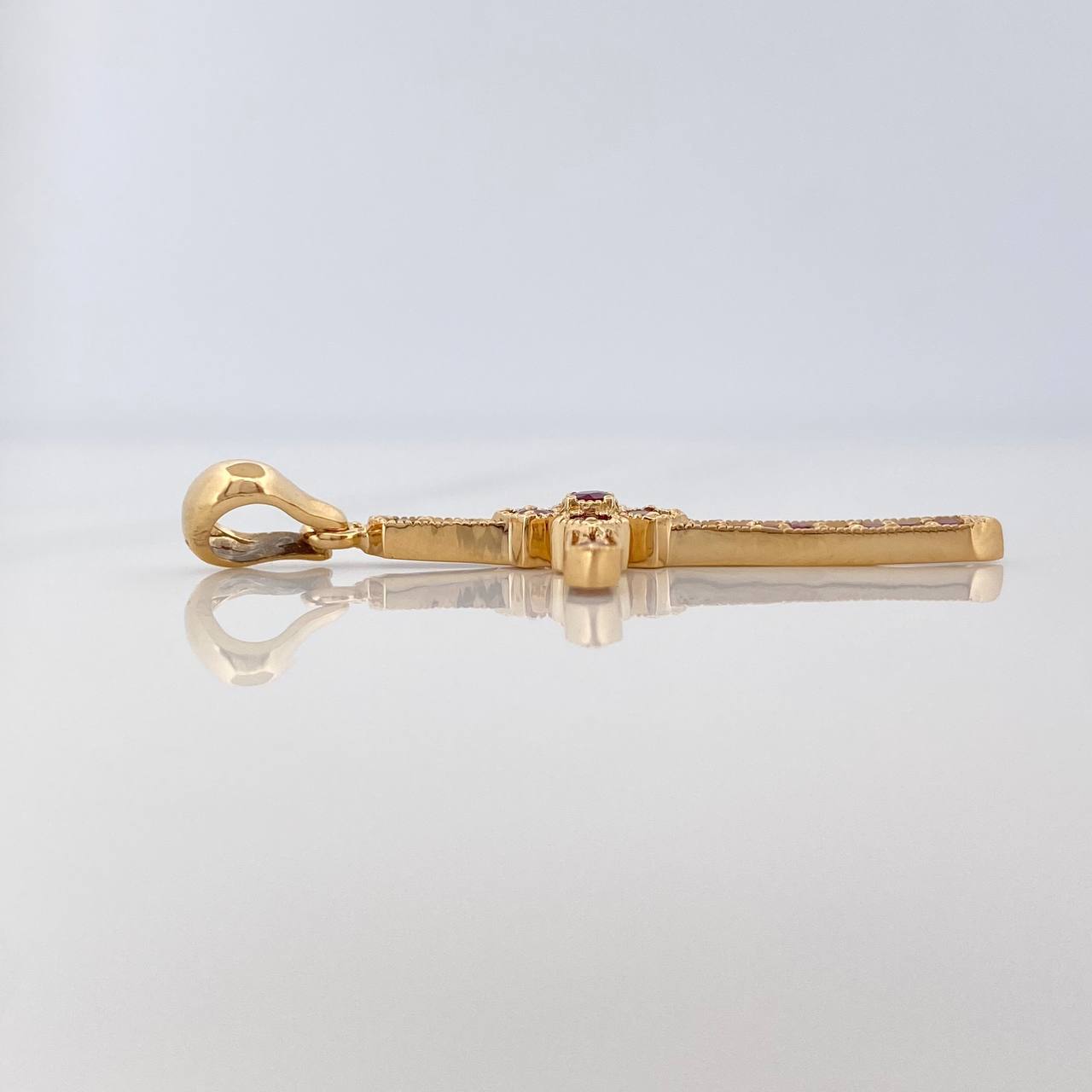 Pendant Cross Rubies 74Pts 2.3 g / 1 1/2 in Yellow Gold 18K