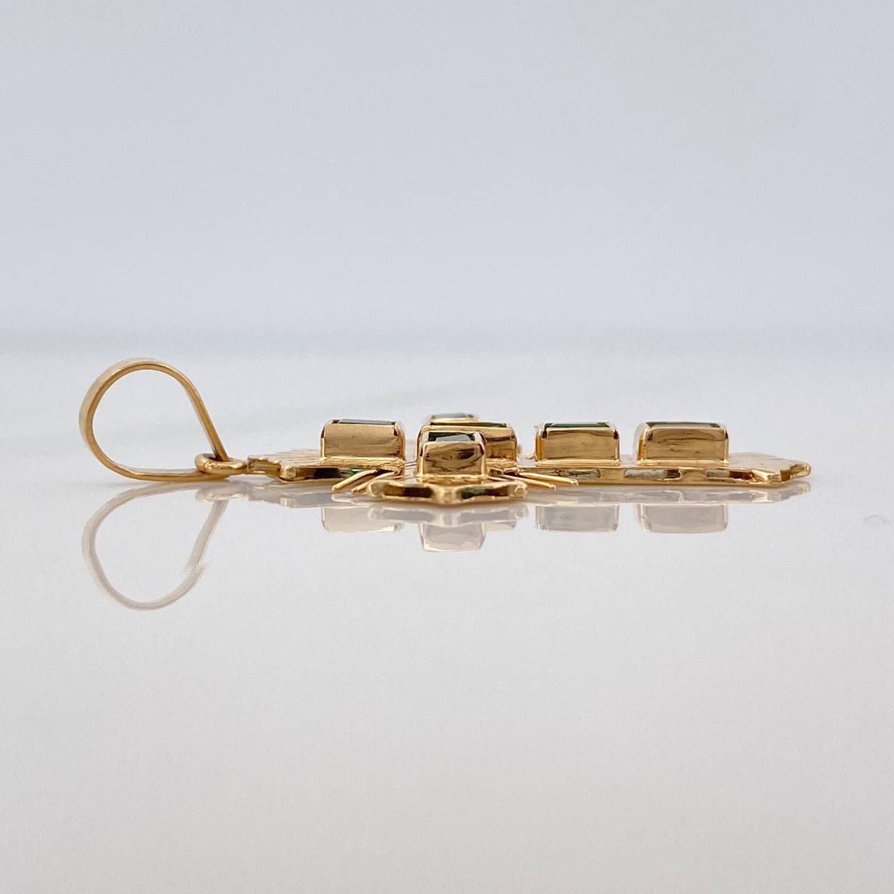 Pendant Flat Cross Emeralds 50Pts 1.8 g / 1 1/2 in Yellow Gold 18K