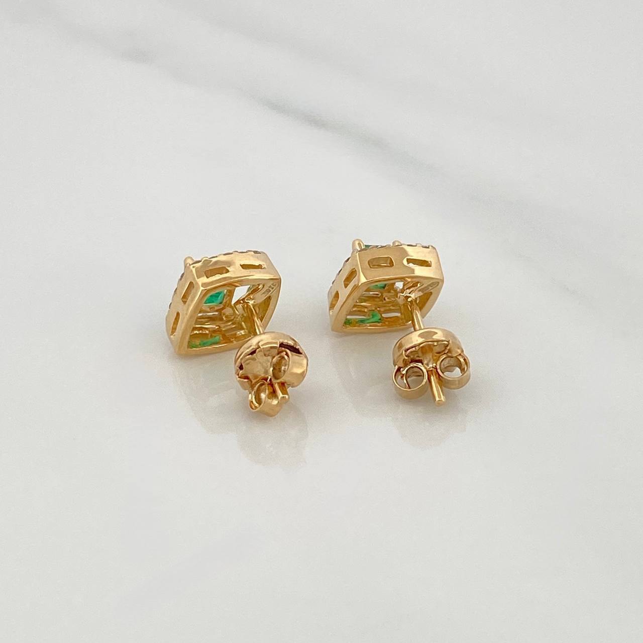 Stud Earrings Rhombus Emeralds 57Pts Diamonds 18Pts 3.1 g / in / 9 mm Two Golds Yellow White 18K