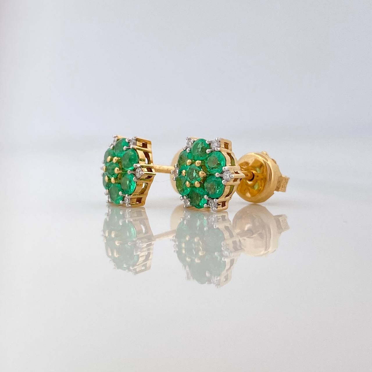 Stud Earrings Flower 14 Emeralds 62Pts 12 Diamonds 07Pts 2.2 g / in / 7.5 mm Two Yellow White Gold 18K