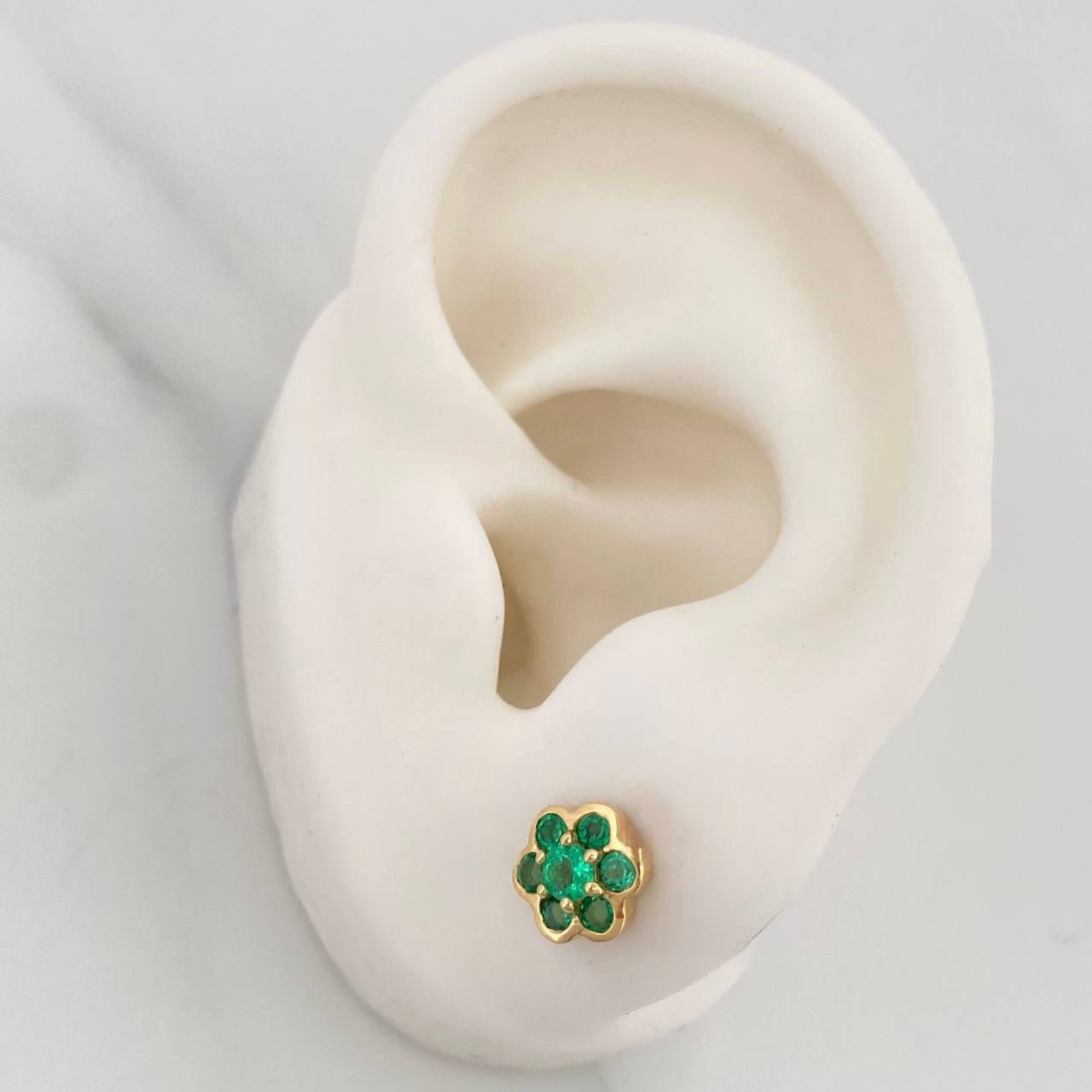 Stud Earrings Flower Emeralds 59Pts 1.9 g / in / 7.5 mm Yellow Gold 18K