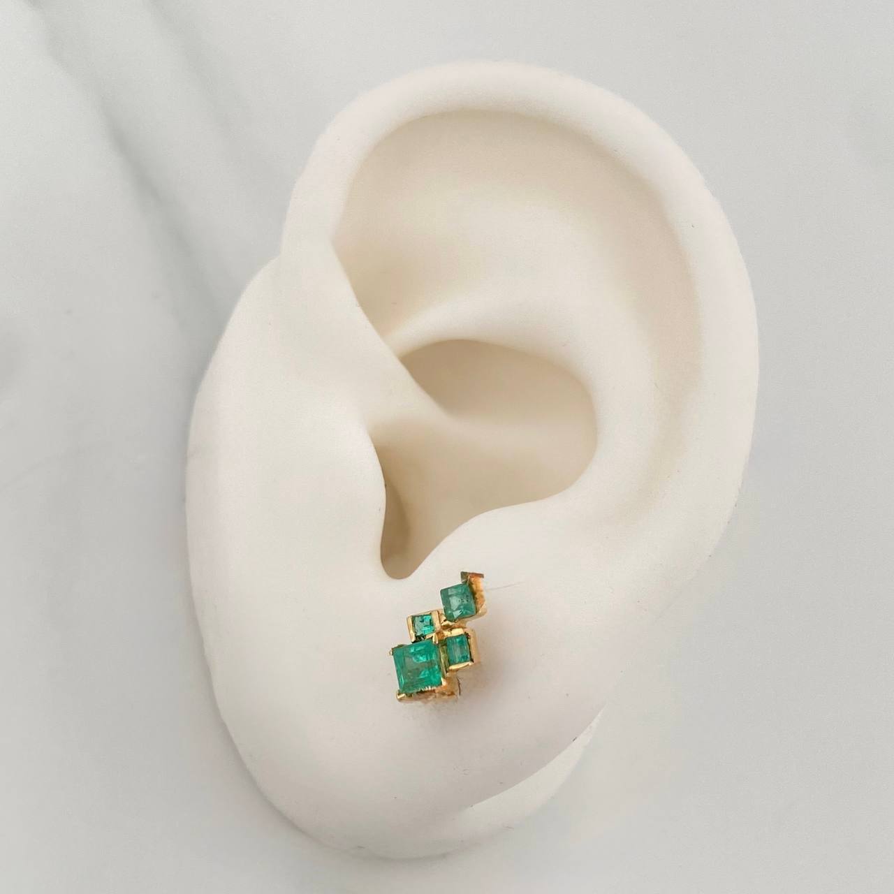 Topos Destello Esmeraldas 73Pts 1.8 g / in / 5.8 mm Oro Amarillo 18K