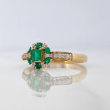 Emerald Flower Ring 80Pts Diamonds 118Qts 2.95 g / T7 Two-Tone Yellow White Gold 18K
