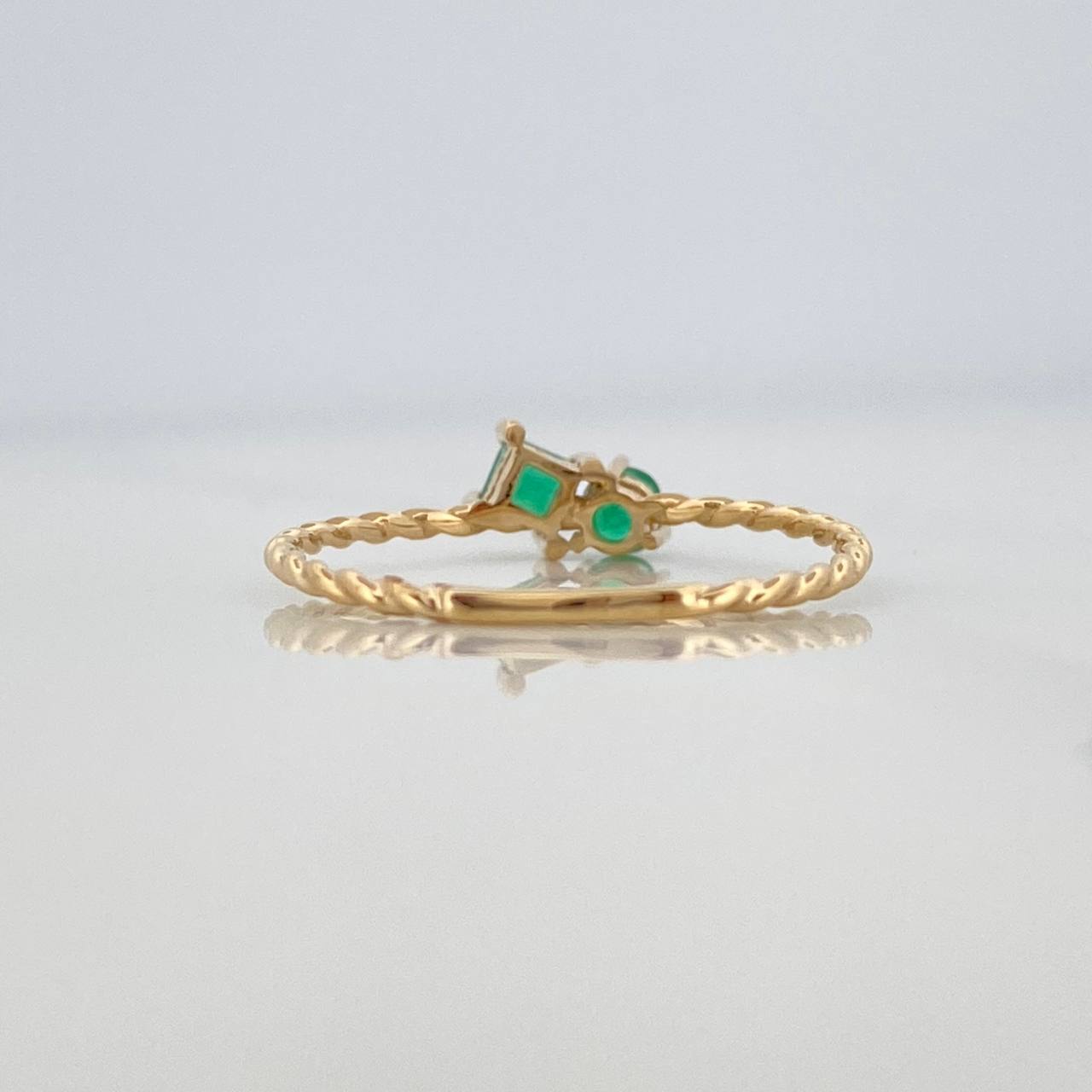 Emerald Figures Ring 29Pts 0.95 g / T7 1/4 18K Yellow Gold