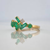 Anillo Figuras Esmeraldas 76Pts Diamante 04Pts 2.8 g / T6 Oro Amarillo 18K